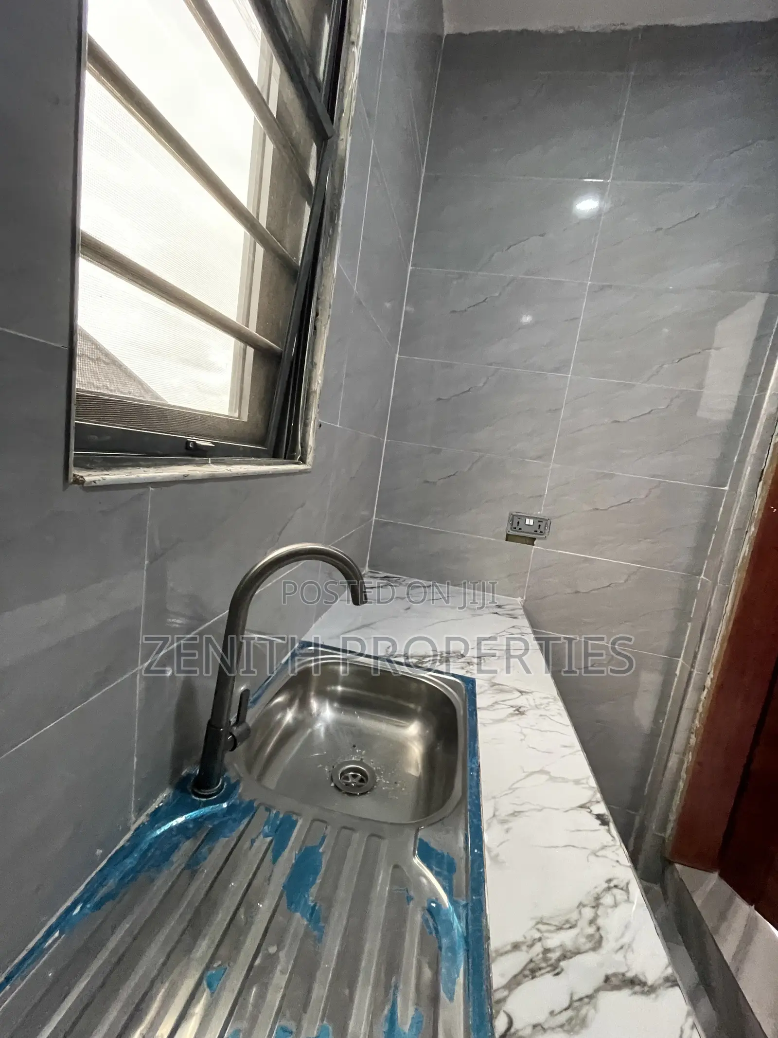 1bdrm Apartment in Zenith Properties, Dansoman for rent