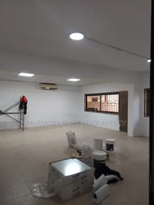 16bdrm House in Airport Residential Area for rent