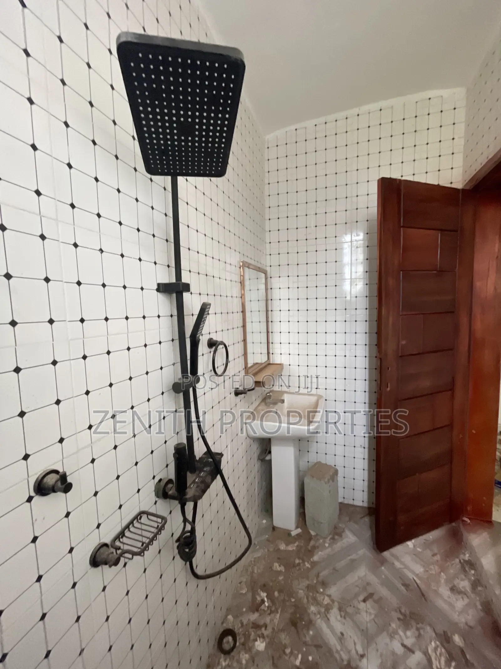 1bdrm Apartment in Zenith Properties, Dansoman for rent