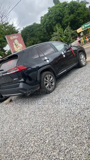 Toyota RAV4 LE 2021 Black