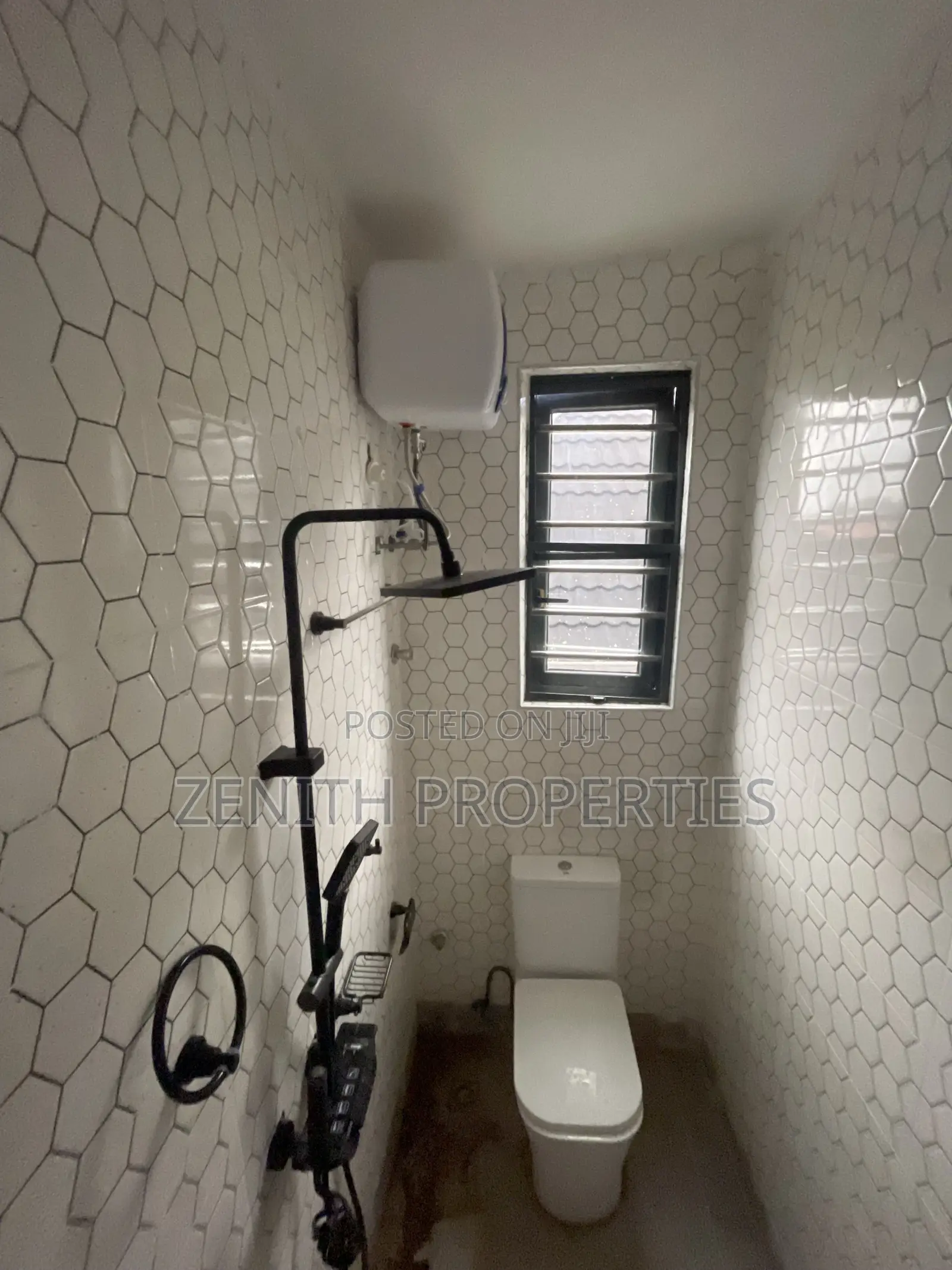 2bdrm Apartment in Zenith Properties, Dansoman for rent