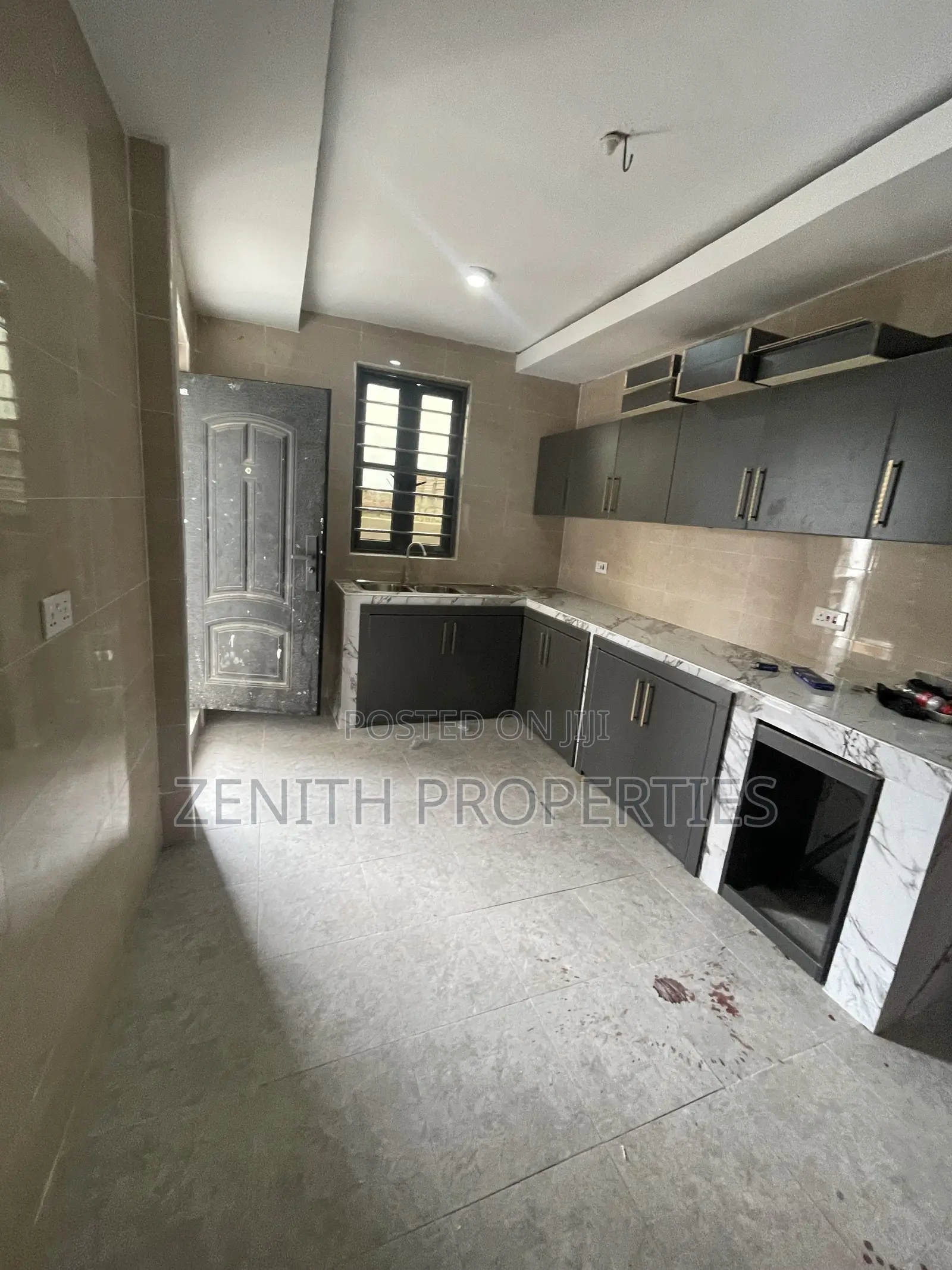 2bdrm Apartment in Zenith Properties, Dansoman for rent