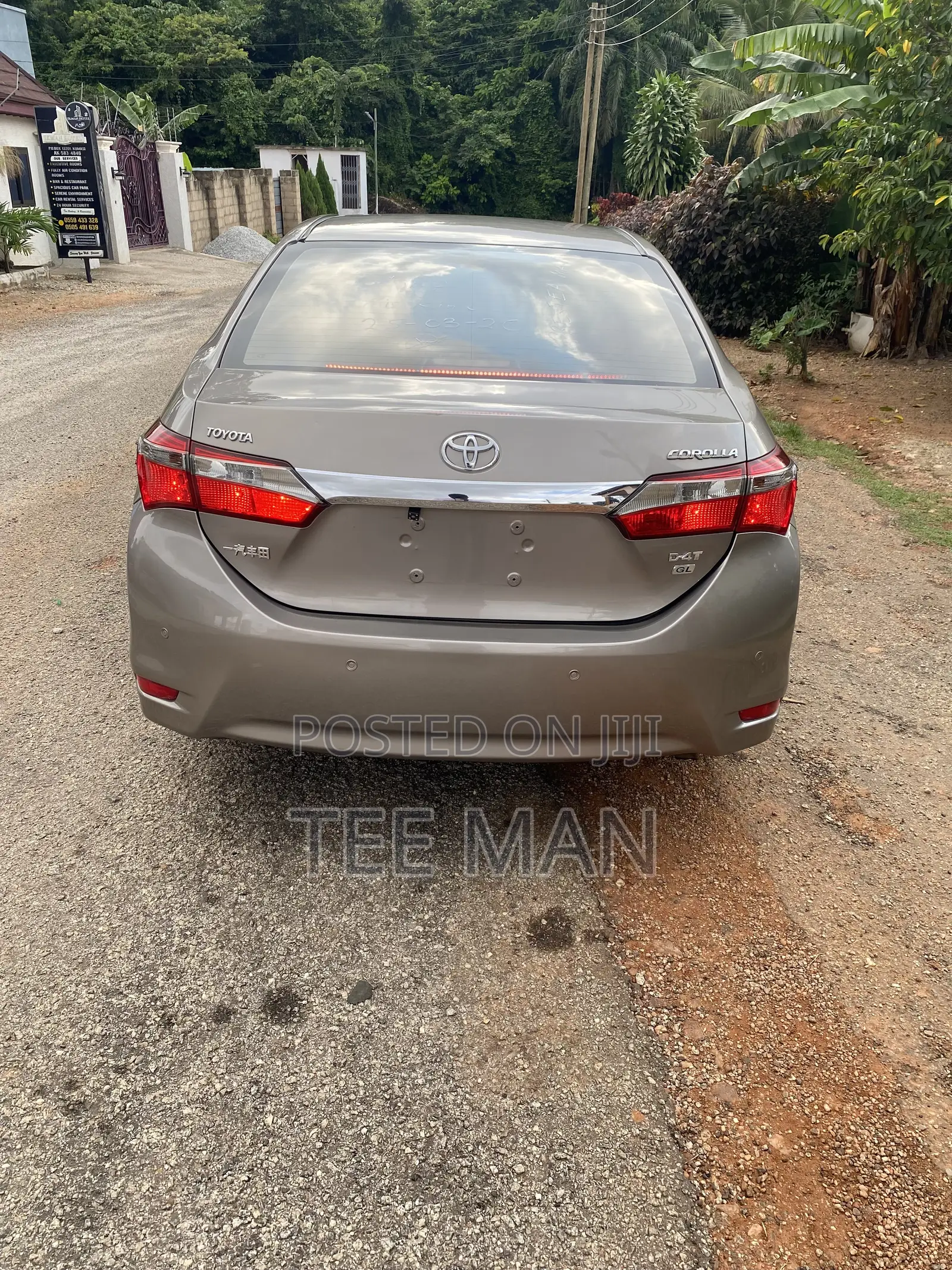 Toyota Corolla 2017 Brown