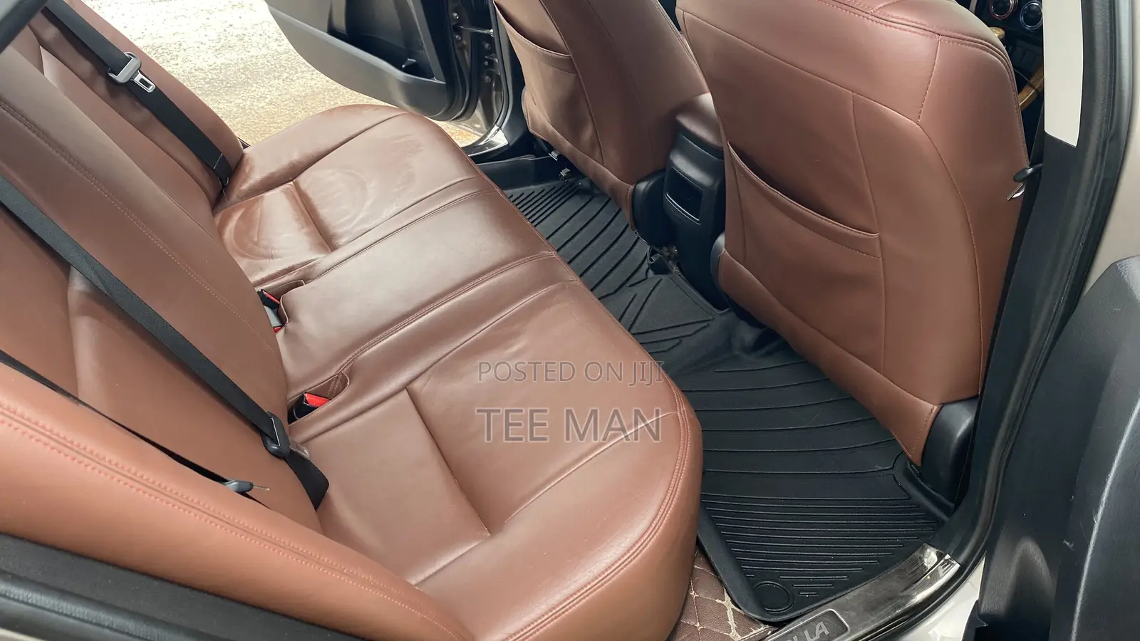 Toyota Corolla 2017 Brown