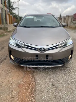 Toyota Corolla 2017 Brown