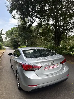 Hyundai Elantra SE 4dr Sedan (1.8L 4cyl 6A) 2014 Silver