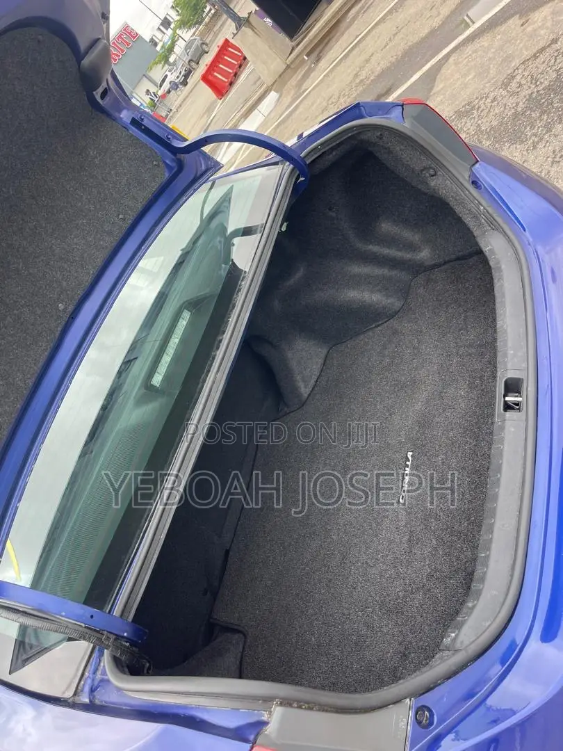 Toyota Corolla SE 4dr Sedan (1.8L 4cyl CVT) 2017 Blue