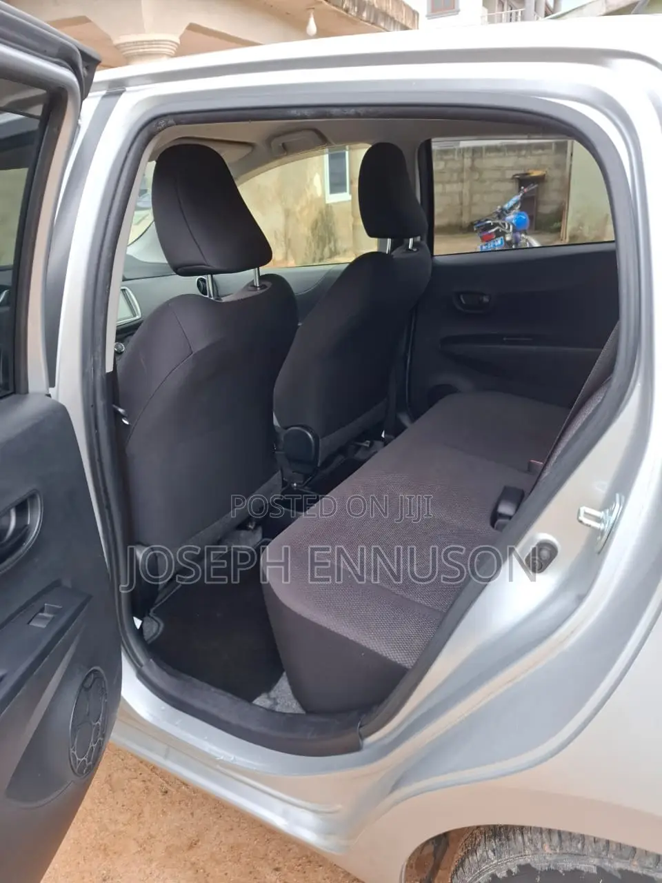 Toyota Vitz 1.3 AWD 3dr 2013 Silver