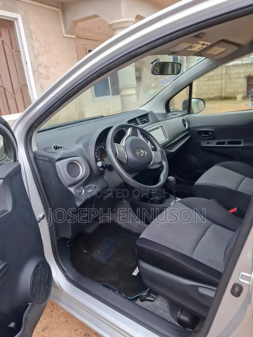 Toyota Vitz 1.3 AWD 3dr 2013 Silver