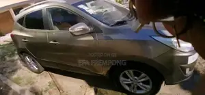 Hyundai Ix35 2012 Brown