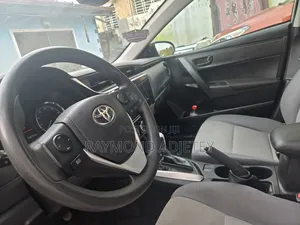 Toyota Corolla 2018 Silver