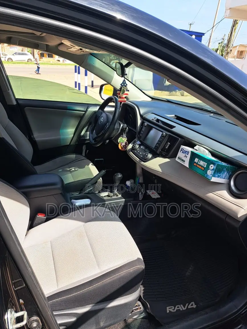 Toyota RAV4 XLE 4dr SUV (2.5L 4cyl 6A) 2018 Black