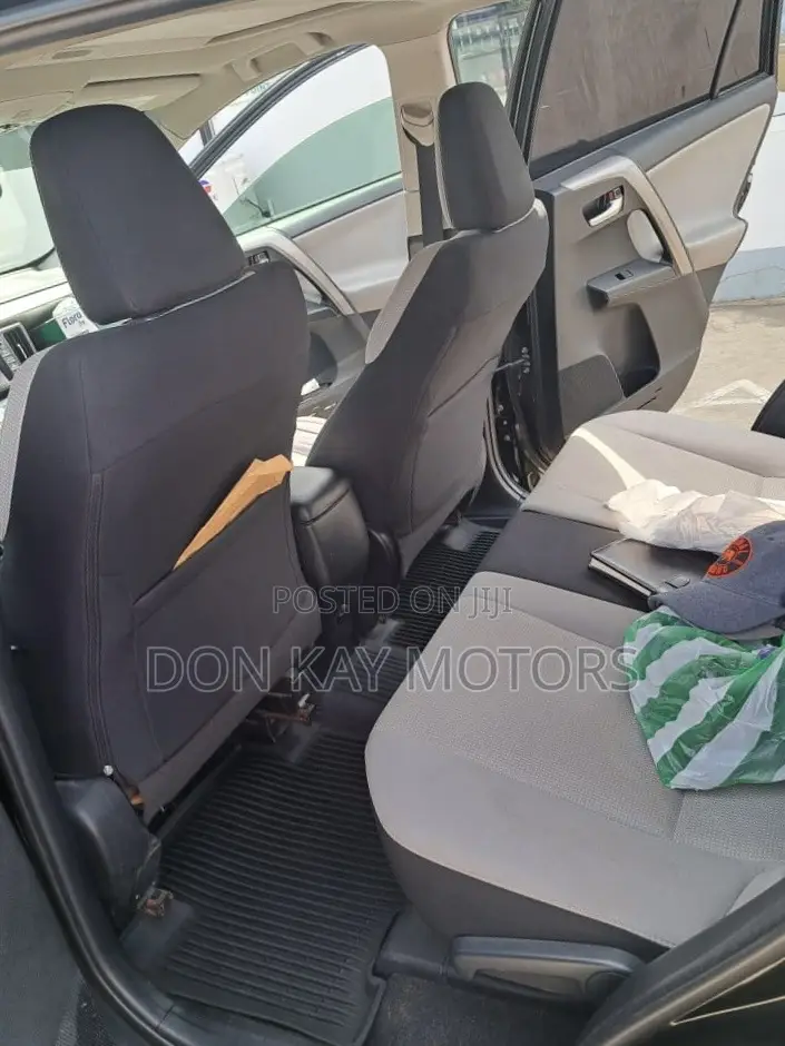 Toyota RAV4 XLE 4dr SUV (2.5L 4cyl 6A) 2018 Black