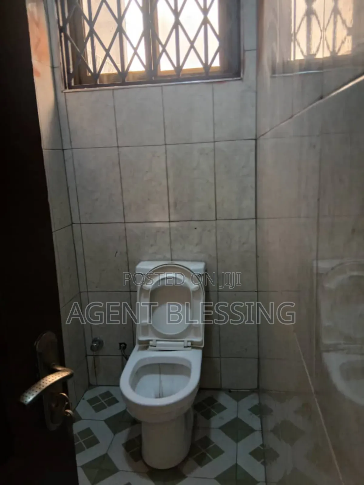 3bdrm Apartment in Golf City Afariwa, Tema Metropolitan for rent