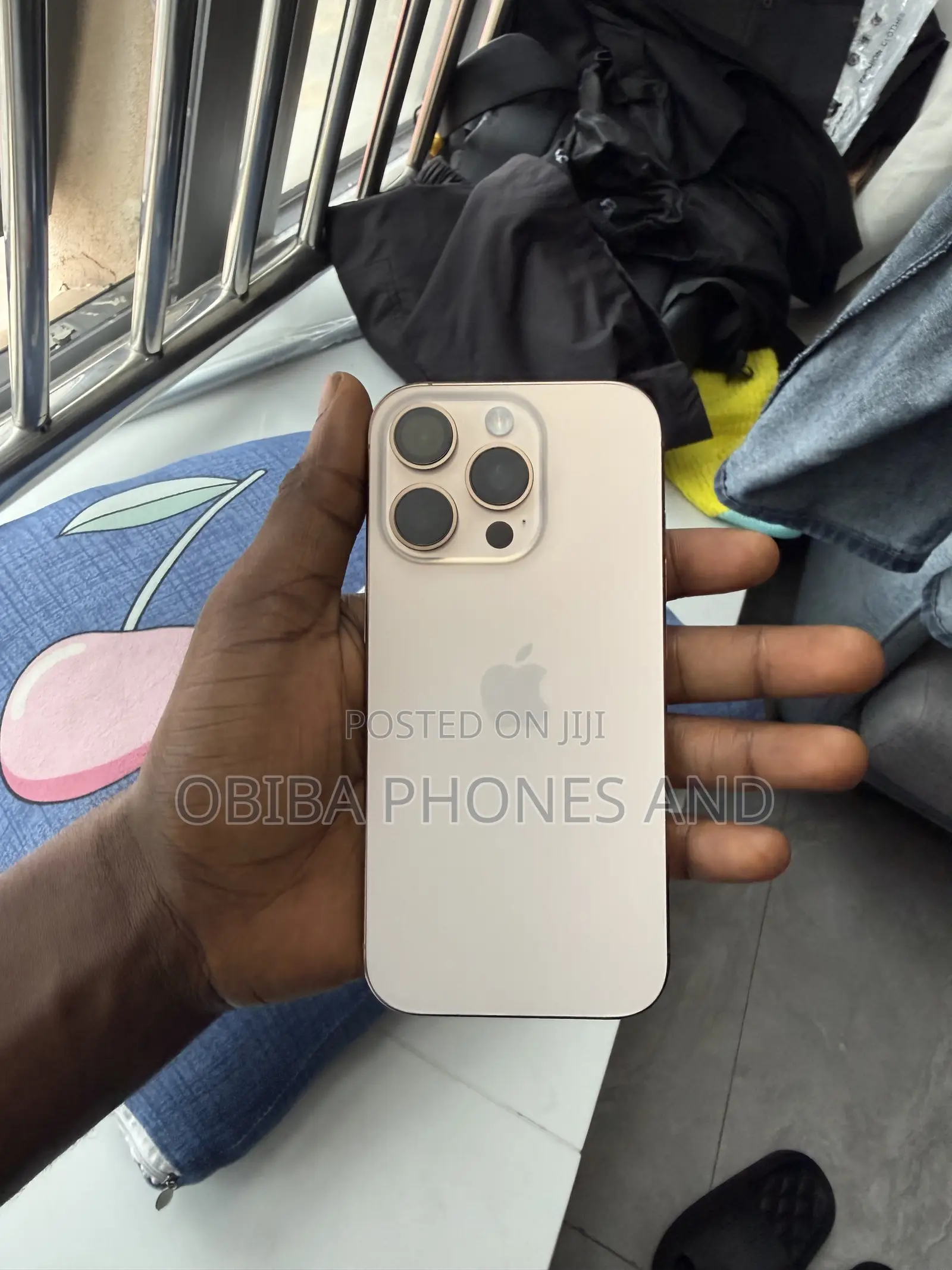 Apple iPhone 16 Pro 128 GB Gold