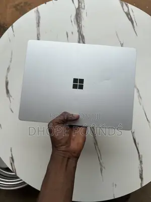 Laptop Microsoft Surface 2 8GB Intel Core i5 SSHD (Hybrid) 128GB