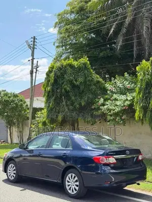 Toyota Corolla LE 4dr Sedan (1.8L 4cyl 4A) 2013 Blue