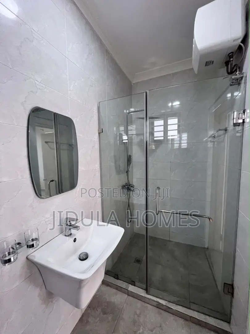4bdrm Duplex in East Legon Hills, School Junction for rent