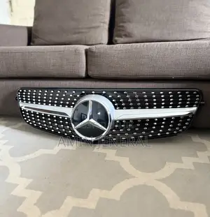 W204 Diamond Grille