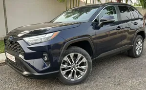 Toyota RAV4 2021 Blue
