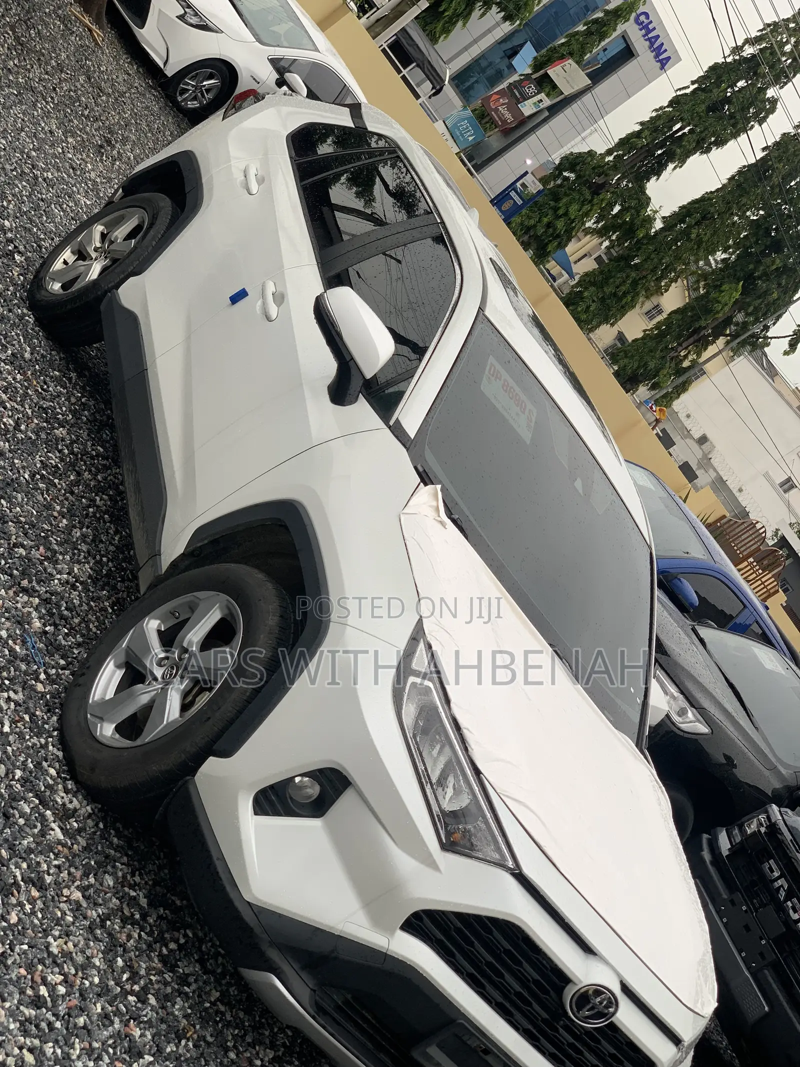 Toyota RAV4 XLE FWD 2023 White