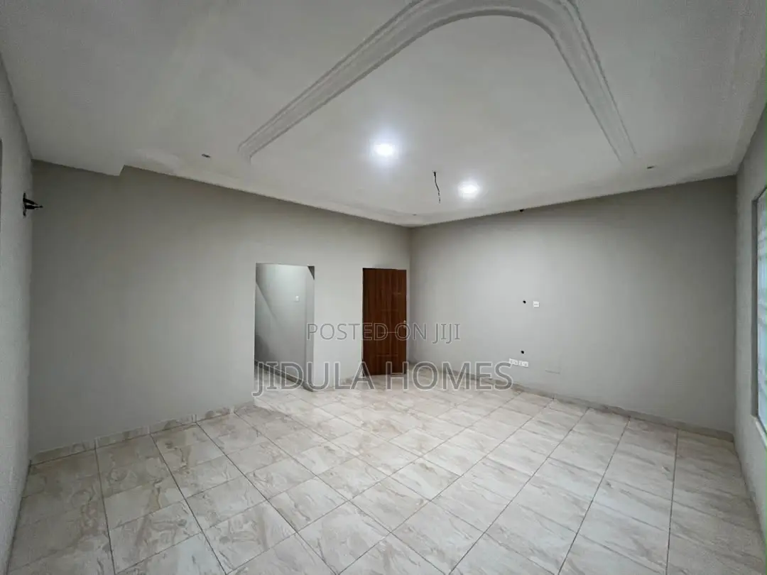 4bdrm Duplex in East Legon Hills, School Junction for rent