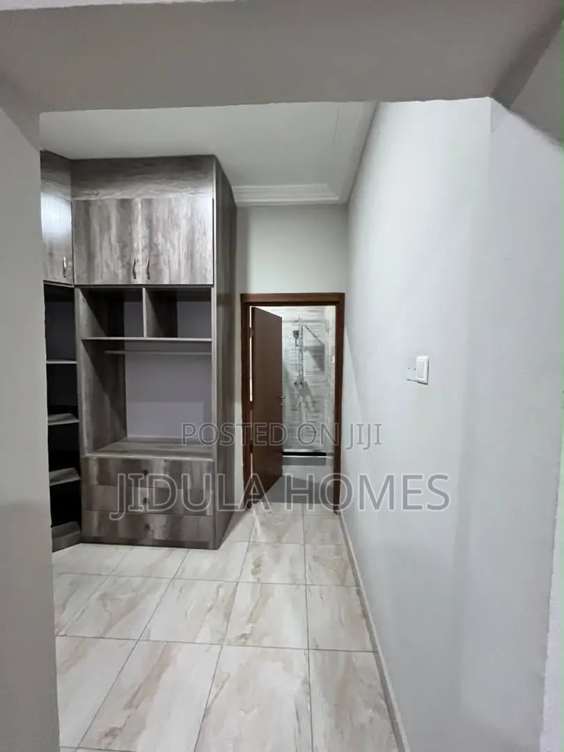 4bdrm Duplex in East Legon Hills, School Junction for rent