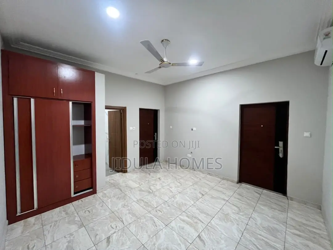 4bdrm Duplex in East Legon Hills, School Junction for rent