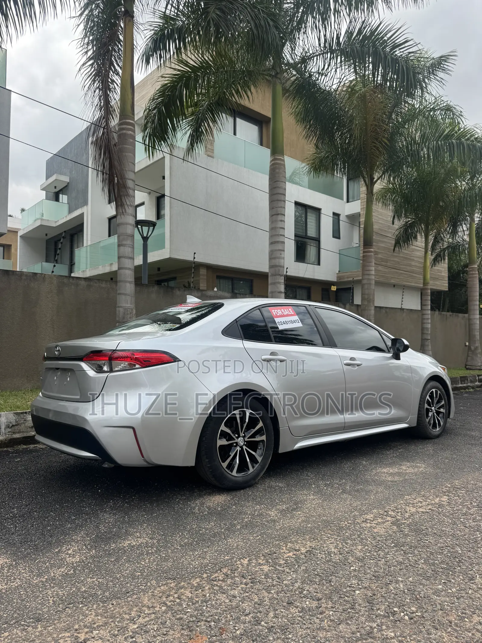 Toyota Corolla LE 2021 Silver