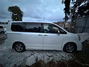 Toyota Voxy 2013 White