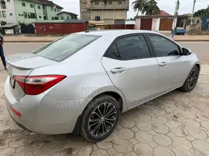 Toyota Corolla S Premium 4dr Sedan (1.8L 4cyl CVT) 2016 Silver