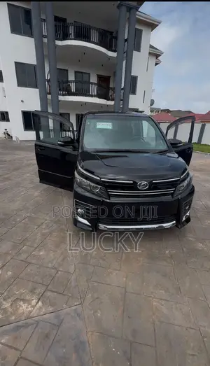 Toyota Voxy 2014 Black