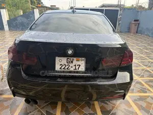 BMW 320i Sedan RWD 2014 Black