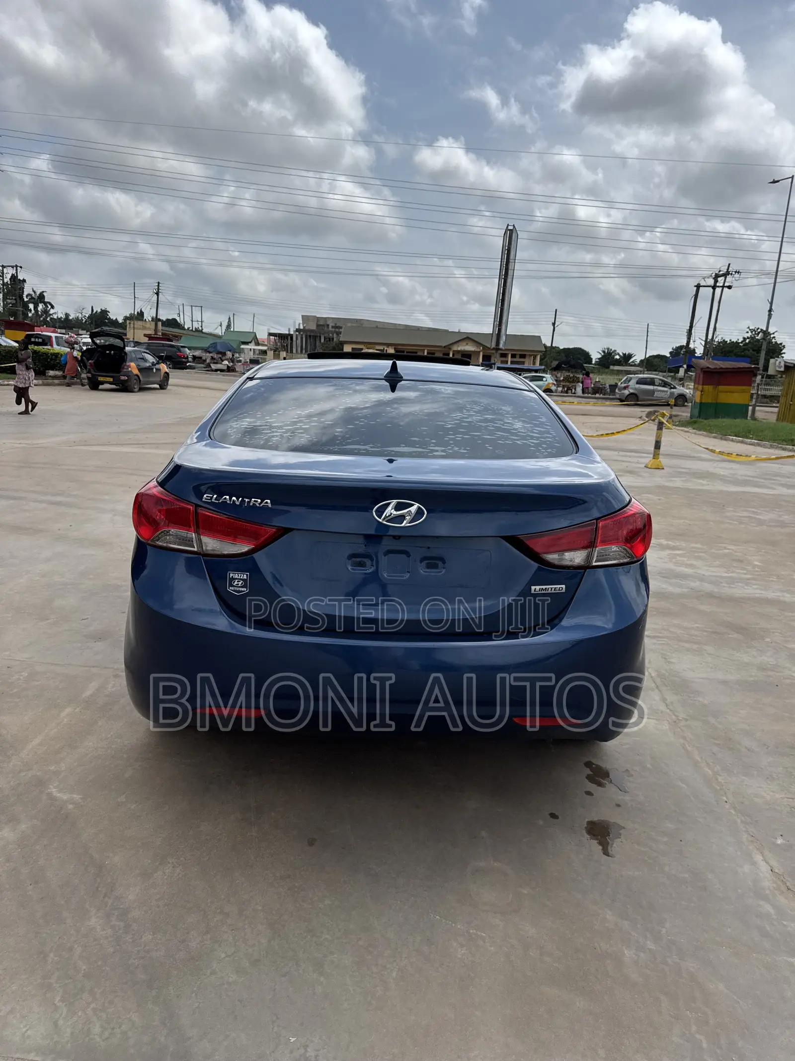 Hyundai Elantra Limited Sedan FWD (1.8L 4cyl 6A) 2013 Blue