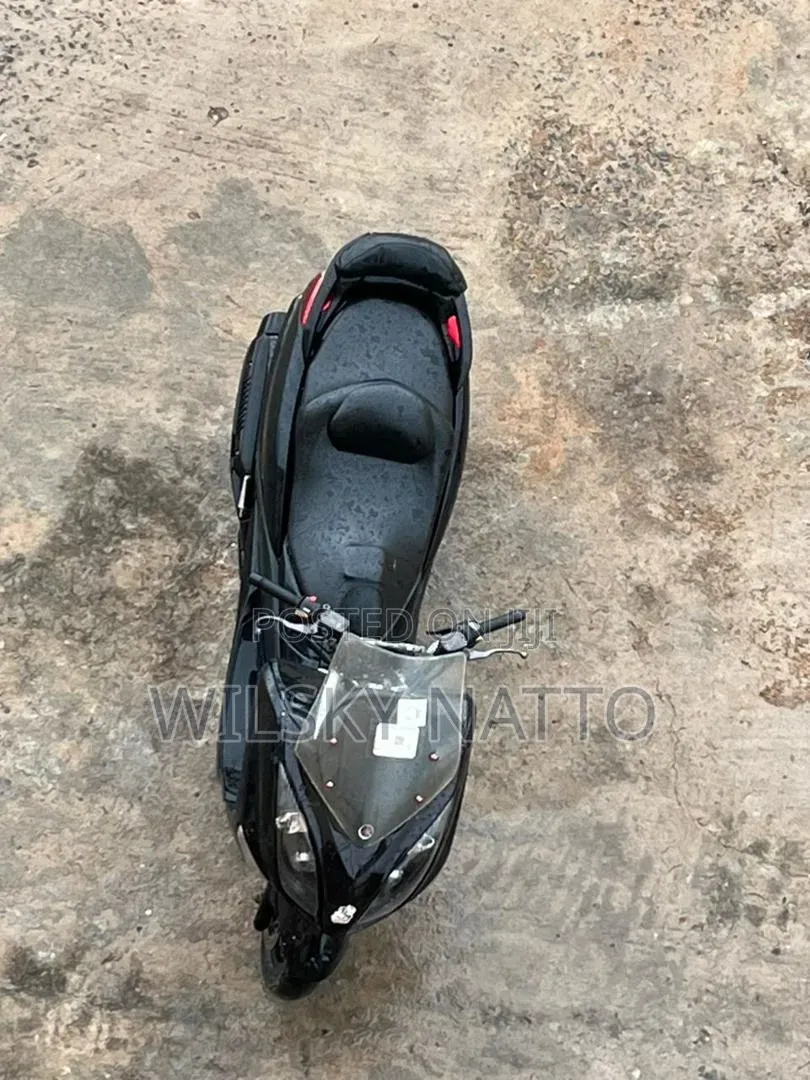 Yamaha Majesty 2014 Black