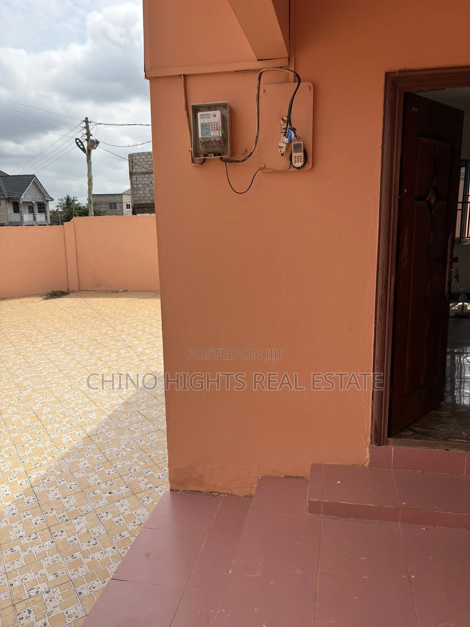 3bdrm House in Top 10, Tema Metropolitan for rent