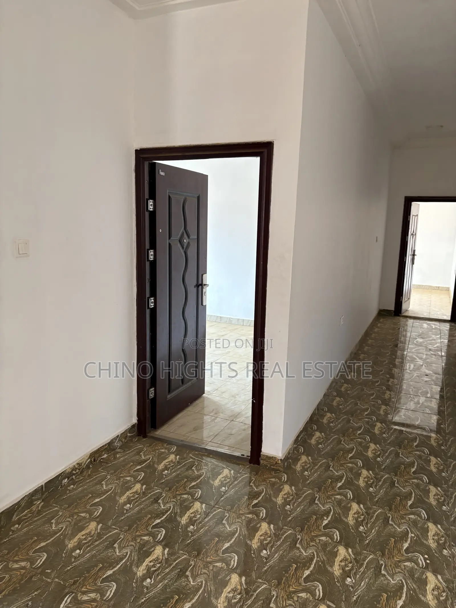 3bdrm House in Top 10, Tema Metropolitan for rent