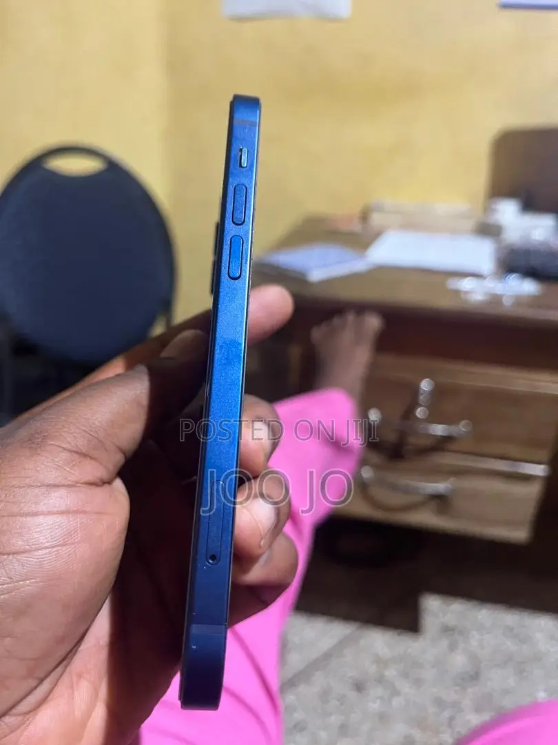 Apple iPhone 12 64 GB Blue