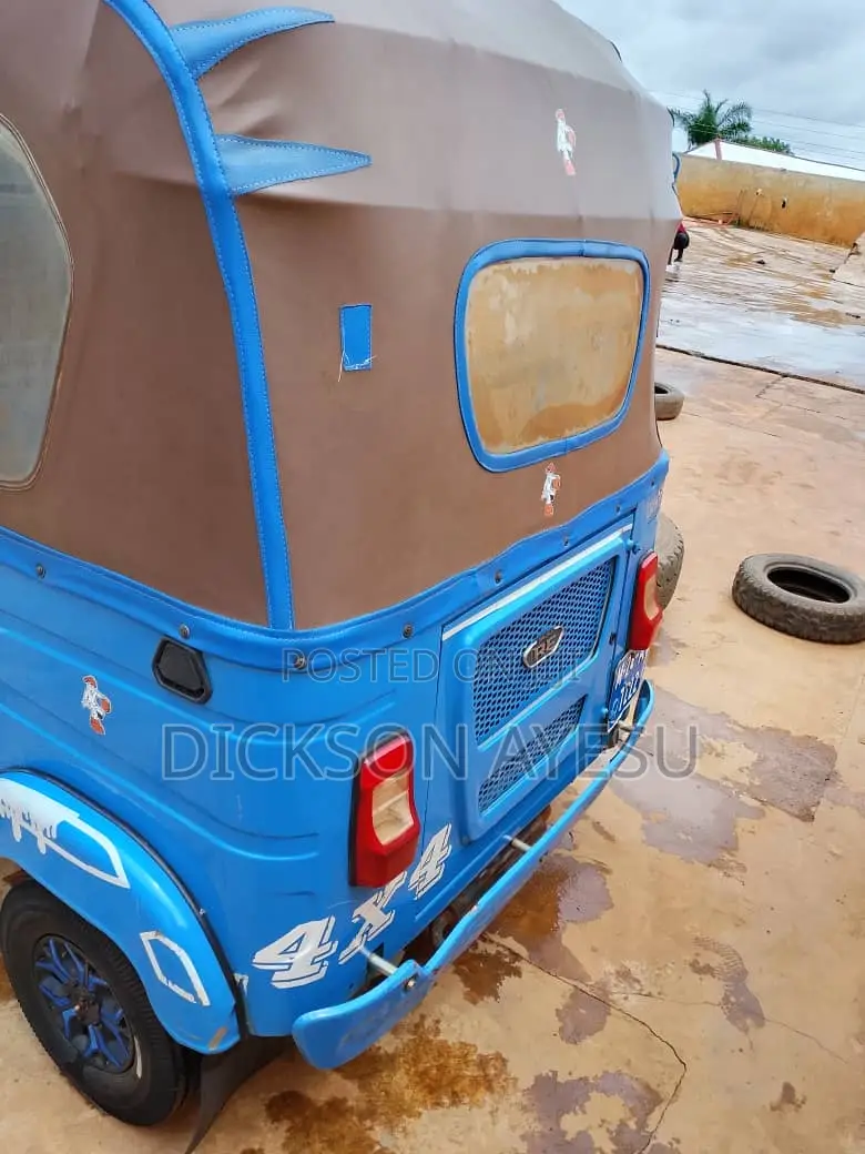 Bajaj RE 2024 Blue