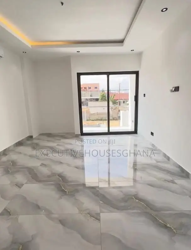 2bdrm Townhouse/Terrace in Ashaley Botwe for sale