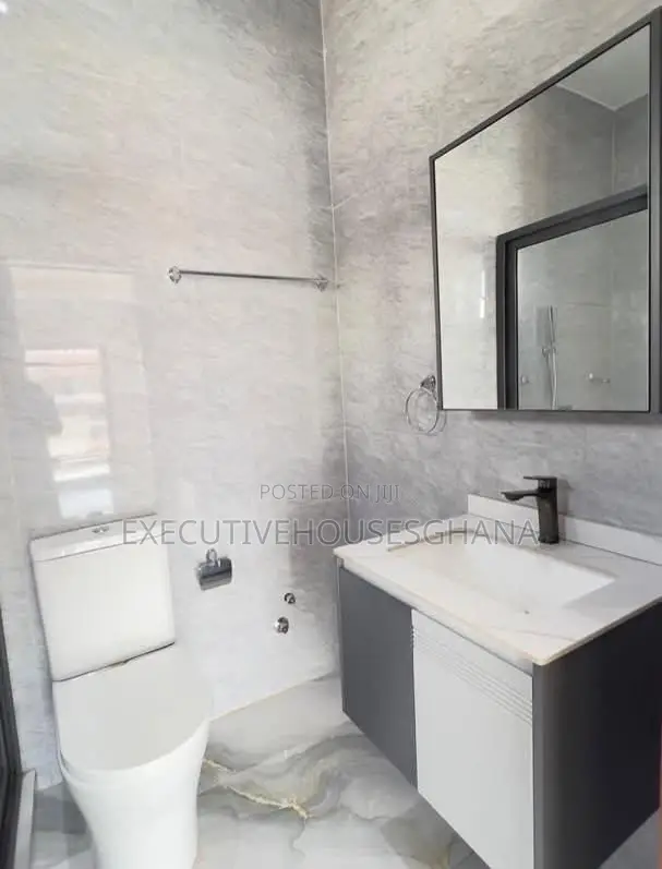 2bdrm Townhouse/Terrace in Ashaley Botwe for sale