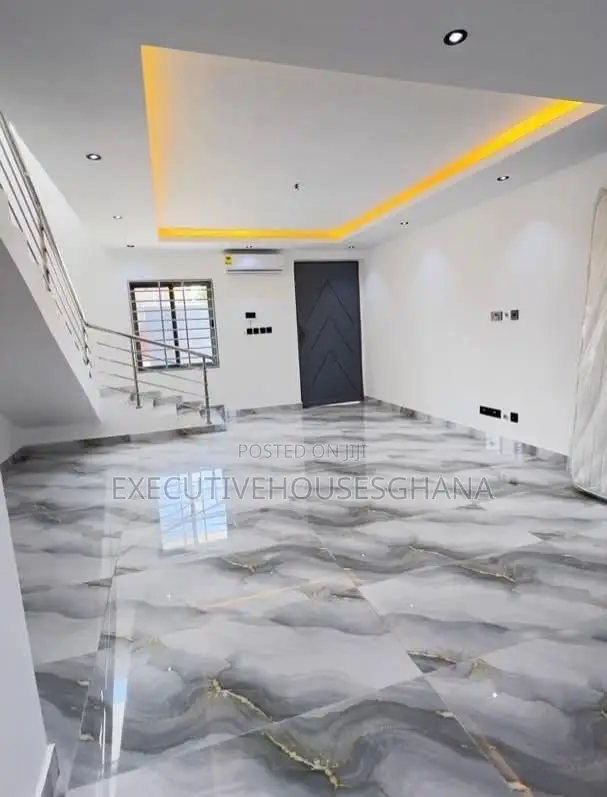 2bdrm Townhouse/Terrace in Ashaley Botwe for sale