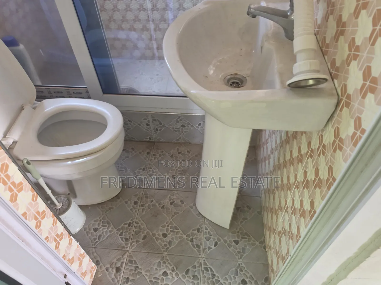 2bdrm Apartment in Fredimens Real, Afigya-Kwabre for rent