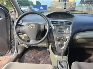 Toyota Belta 2010 Silver