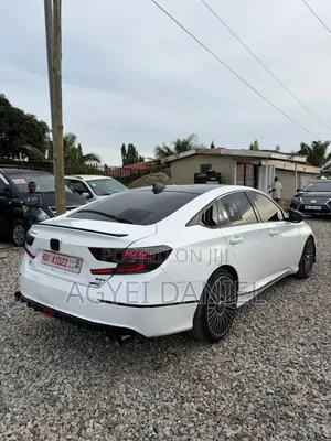 Honda Accord Touring 2.0T 2018 White