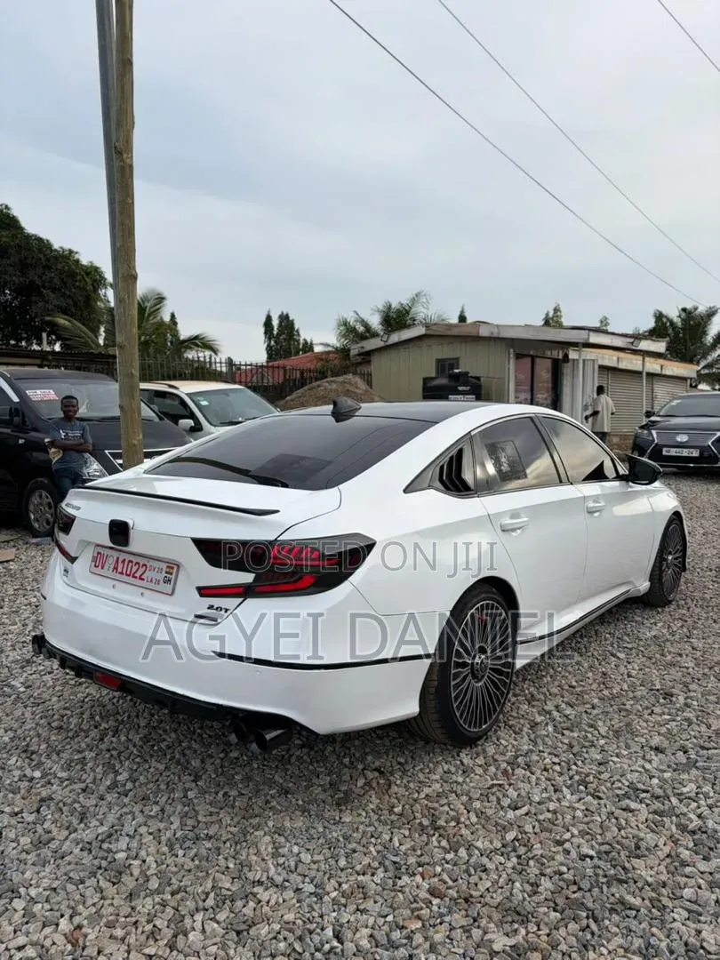 Honda Accord Touring 2.0T 2018 White