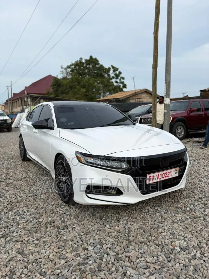 Honda Accord Touring 2.0T 2018 White