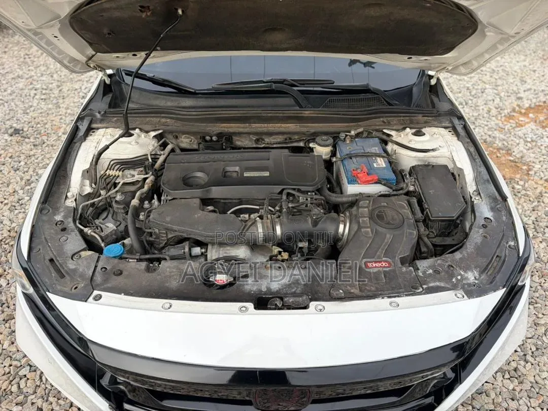 Honda Accord Touring 2.0T 2018 White