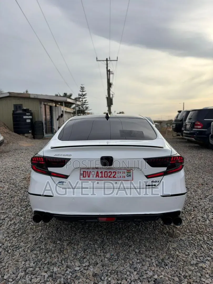 Honda Accord Touring 2.0T 2018 White