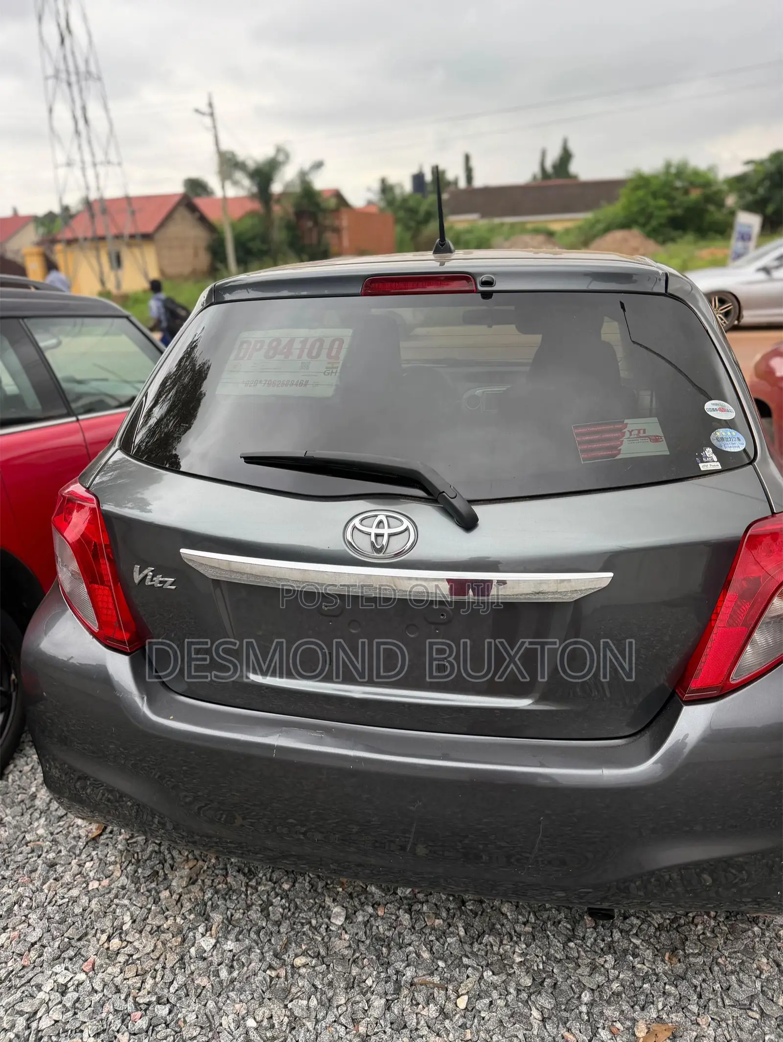 Toyota Vitz 1.3 FWD 3dr 2012 Gray